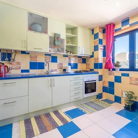 Lovely Lm Penthouse דירה *